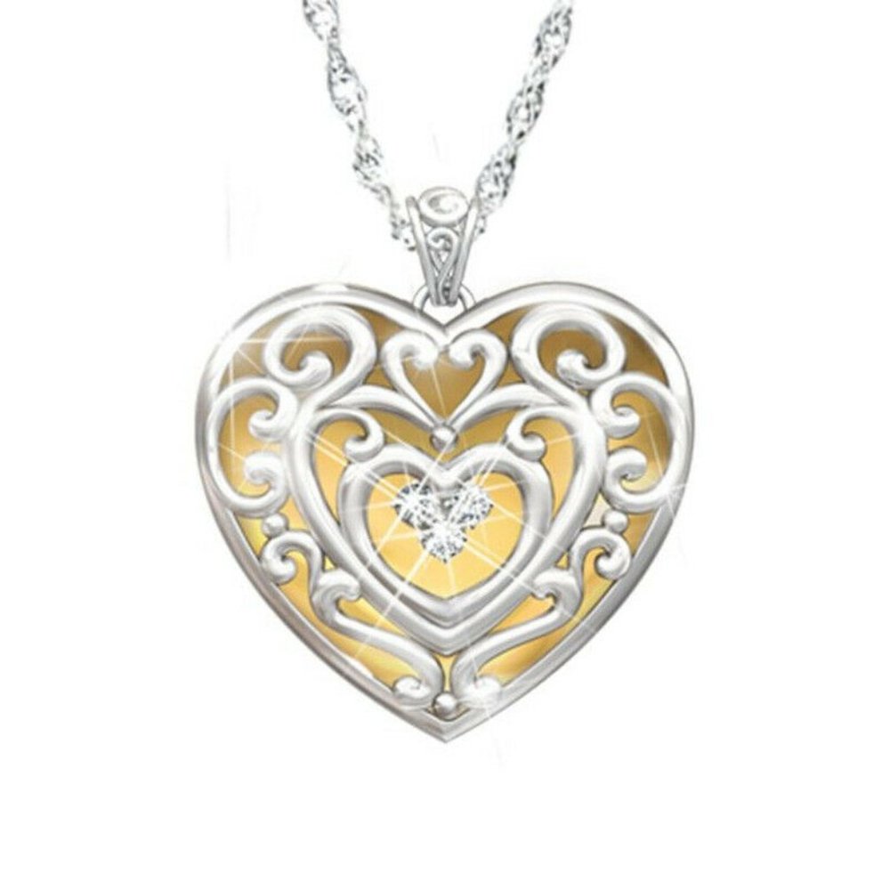 ** BRAND NEW ** Heart Pendant Necklace